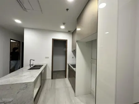Bán cc kingdom 101, quận 10, 7,5 tỷ, 72m2, đẹp, nhiều tiện ích, giá tốt