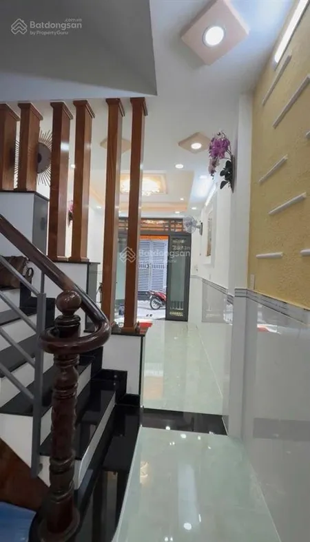 Bán gấp nhà kdc bình phú quận 6. giá 6,7 tỷ.