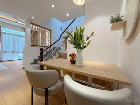 Bán nhà đường 3/2 công năng đầy đủ, giá cực rẻ