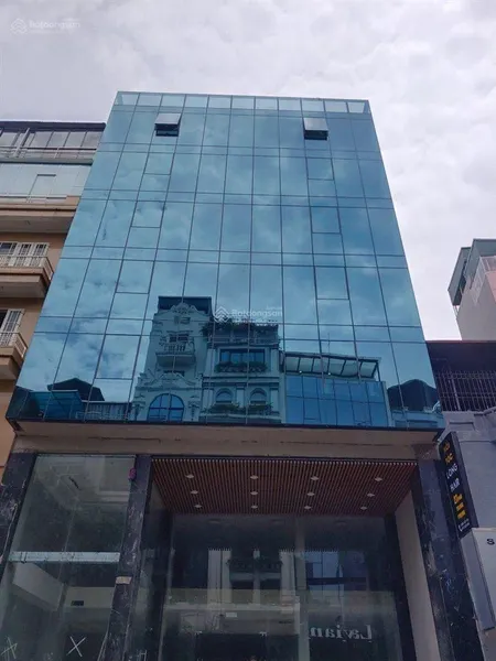 Cho thuê tòa nhà mặt phố ngô gia tự. dt 285 m * 8 tầng + 1 hầm. mt 9 m . thông sàn , thang máy