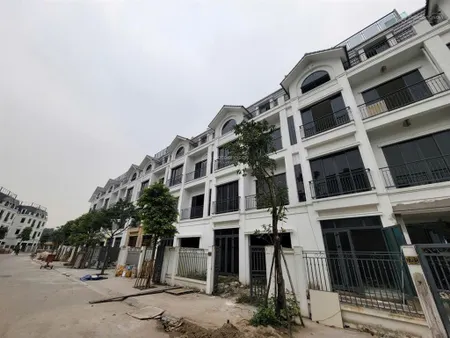 Cho thuê nhà riêng phú đô nam từ liêm. dt 90m, 4 tầng, mặt tiền 7m, thông sàn, thang máy.40 triệu