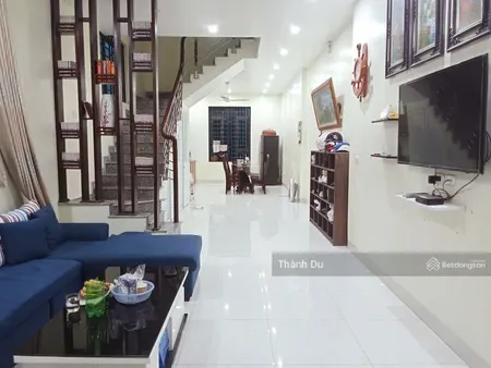 Cho Thuê Nhà Nguyên Căn Cự Khối - 60m2 3pn Full Nội Thất ô Tô đỗ Cổng Giá 7 Tr