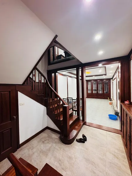 Cho Thuê Nhà Nguyên Căn Phố Ngọc Thụy Vỉa Hè ô Tô Tránh Sát Công Viên