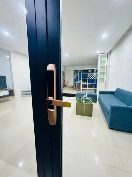 Cho Thuê Vào ở Nhà Nhà đẹp Mặt Tiền Lương Thúc Kỳ Trục Thẳng Ra Biển 300m.