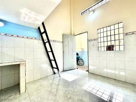 Cho thuê phòng trọ gác cao, cực thoáng đường nguyễn trãi (dĩ an ) kế bên chợ xóm nghèo