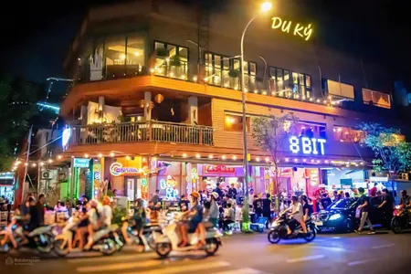 Chính chủ cho thuê nhà mặt tiền đường phạm ngũ lão, quận 1. dt 10x17m. 3 lầu. dtsd 920m2