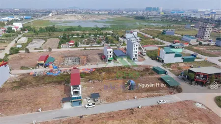 Cho thuê nhà 200m2 đối diện kcn quang châu, sát đường gom tại việt yên, bắc giang giá 13,5 triệu
