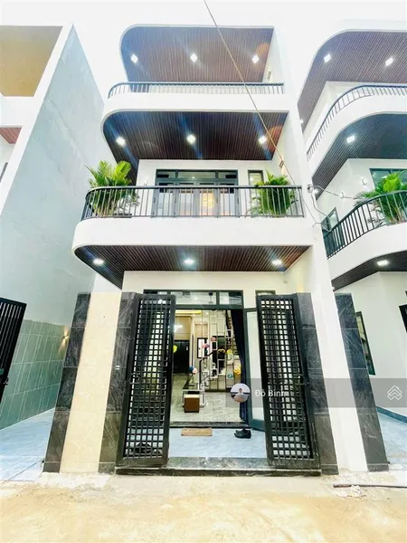 Cho thuê nhà mới xây 3 tầng đường tôn đản 3pn 2wc đủ nội thất
