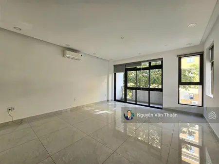 Cho thuê nhà nguyên căn làm văn phòng vạn phúc city 5x20m có thang máy điều hòa/giá tốt