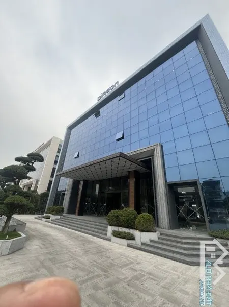 cho thuê showroom vips trung tâm sóc sơn, mặt tiền 30m.