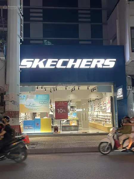 Cho thuê siêu phẩm bình thới 8x28m trống suốt mới đẹp gần sát vòng xoay cho bank showroom fnb