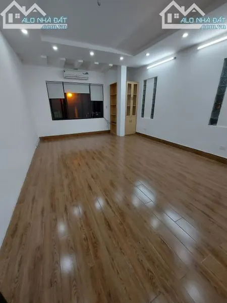 CHO THUÊ VĂN PHÒNG TẠI THỌ THÁP 30M2 GIÁ 5TR / THÁNG .