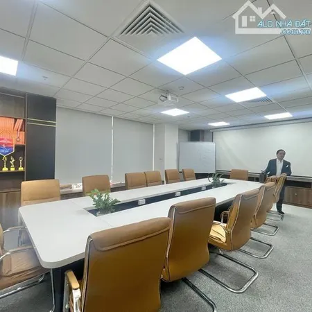 Cho thuê VP 55M2 Tại Phố Hoàng Ngọc Phách - Đống Đa giá chỉ 8tr