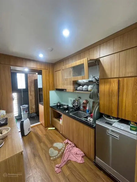 Cần bán căn chung cư lô góc bc đông nam. dt75m2,2 ngủ,1vs (có thể sửa thành 2vs), 2 ban công.
