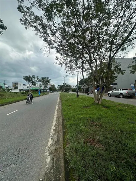 Bán đất cặp đất mặt tiền vân đồn sơn trà 300m2 0901 990 ***