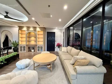 Em cần bán gấp căn hộ 3 phòng ngủ tại vinhomes symphony nội thất siêu đẹp sang xịn mịn.