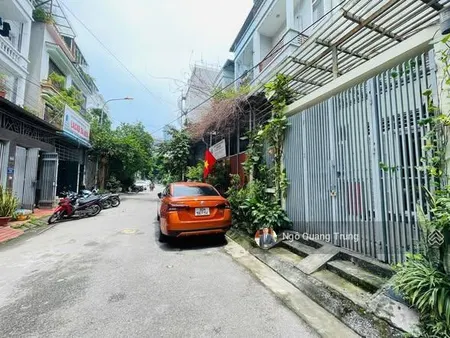 Bán nhanh căn nhà siêu hiếm thuộc khu phân lô liền kề, phố mễ trì thượng, phù hợp ở làm công ty