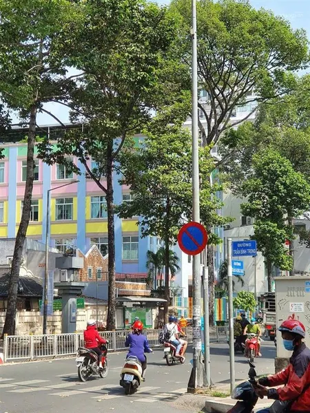 Cần bán cc phúc thịnh 341 cao đạt 500m trung tâm q1. diện tích 64 m2, 2 phòng ngủ, 1wc, thoáng