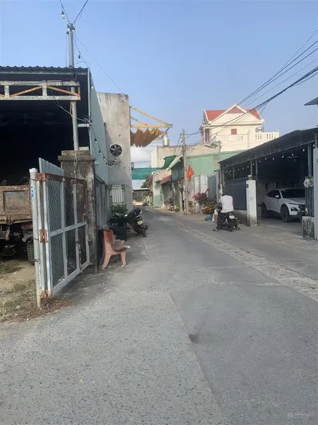 Đất hẻm rộng cách đường lớn một chiều 50m