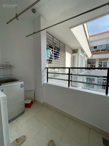 Cần bán gấp căn hộ thuận việt q11 dt 62 m2, 2 phòng ngủ, 1wc ngay trung tâm quận 11 lầu cao