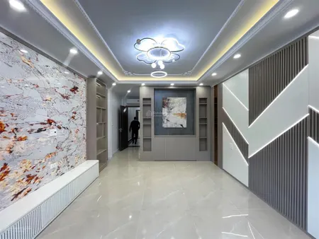 Nhà 5 tầng thang máy tuyến 3 văn cao 78.8m2 hướng nam