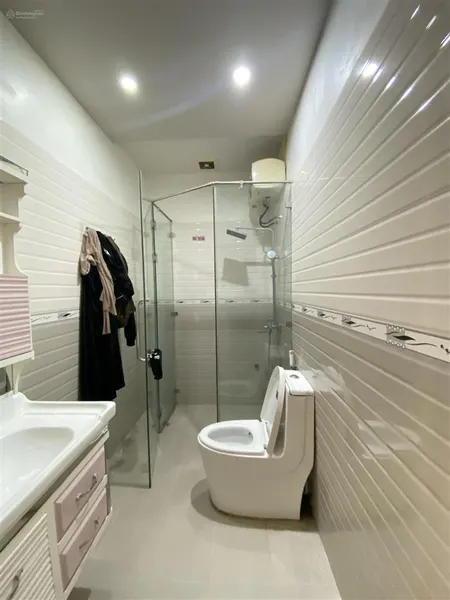 Chào bán căn nhà sân cổng độc lập 4 tầng tại văn cao