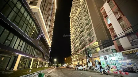 Xây khách sạn không thể bỏ qua lô đất này. 300m2 hai mặt tiền đường hồ nghinh. sát biển. ngang 15m