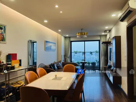 Gia đình cần bán ch 3n 2wc, tòa fivestar. 105m2 tầng trung full đồ đẹp, bc bắc mát mẻ, sổ đỏ sẵn