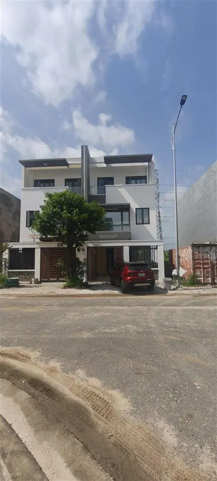 Nhà phố 3 lầu bà rịa city gate dt 6x20m. chỉ 5,5 tỷ. shr. 0777 066 ***