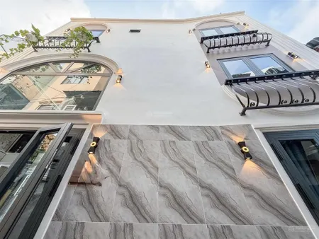 Bán nhà mới chính chủ vào ở trước tết lý chính thắng, 3 tầng, dt 21m2, giá tốt 5,29 tỷ còn bớt lộc
