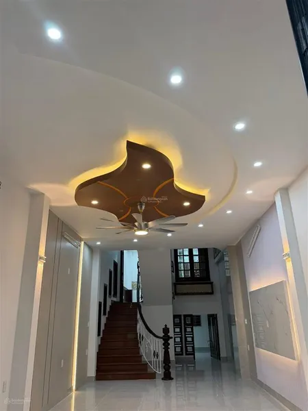 Cần tiền bán nhà 5 tầng mt hải hồ gần lương ngọc quyến , chợ đống đa . nhà mới chỉ cần dọn vào ỏ