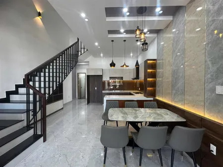 Bán nhanh căn nhà khu đô thị sinh thái hoà xuân em học làm việc chính chủ