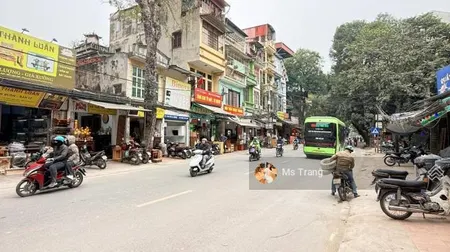 Bán mặt phố đê la thành, đống đa, lô góc 3 thoáng, 85m2, mặt tiền 5.5m, kinh doanh vip, giá 37.5 tỷ