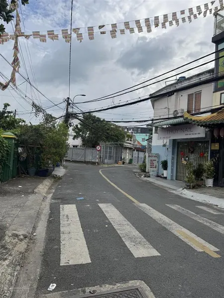 65m2, 3,8 tỷ, giá tốt bán đất đường nhựa ô tô thông, lê thị hà, tt hóc môn, shr đẹp, pl chuẩn