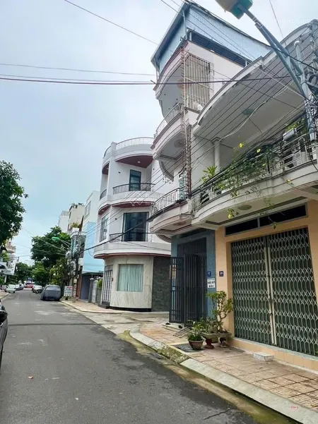 Bán nhà mặt đường 12m gần biển nha trang