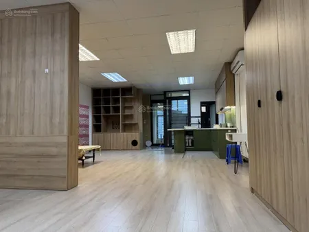 Chính chủ cho thuê tầng 3 trong tòa nhà 6 tầng có thang máy tại đường bưởi,phường ngọc hà hn