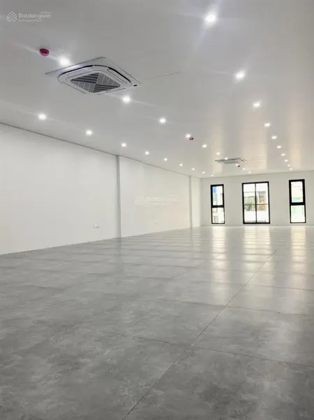 Cho thuê sàn văn phòng yên xá tân triều, 130m2 sàn thông, view thoáng, giá rẻ chỉ 14 tr/tháng