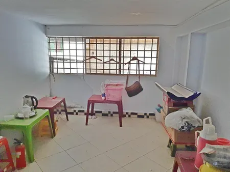 Cho thuê tầng lửng 40m2 tại 127 đề thám quận 1