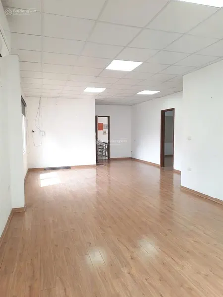 Cho thuê văn phòng, kho tại 46 phố linh lang, ba đình. diện tích 90m2, tầng 5. giá 18 triệu/tháng
