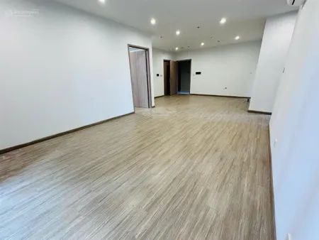 Cho thuê căn 3 phòng ngủ nguyên bản pavilion tầng 2 phù hợp làm văn phòng hoặc để ở, có slot ô tô
