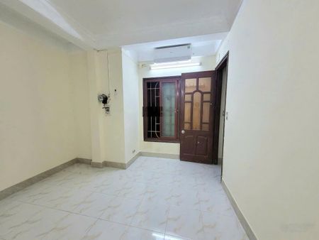 Cho thuê nhà phố Định Công, Quận Hoàng Mai.