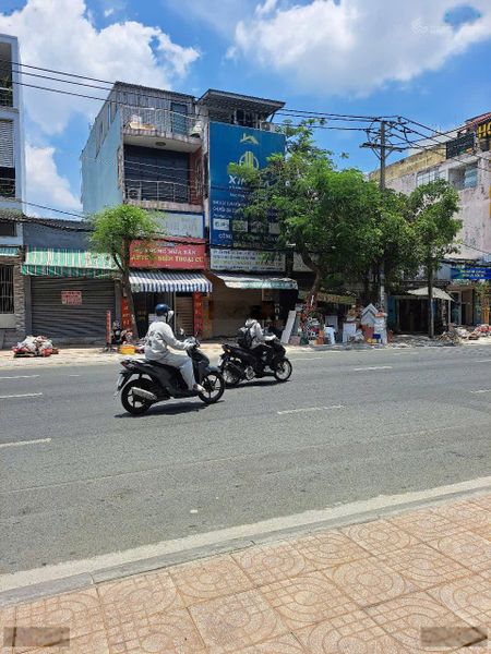 Cho thuê đất mặt tiền diện tích 345m2, nhà gần ngã 3 phù hợp kinh doanh buôn bán, 0988600775