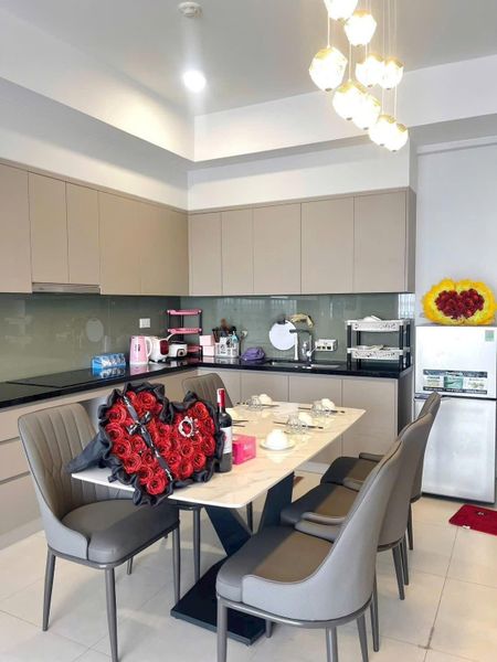 Cho thuê CC tại Westgate, 15 triệu VND, 114 m2, 3PN, 2WC. LH : 0909086098 xem nhà ạ!