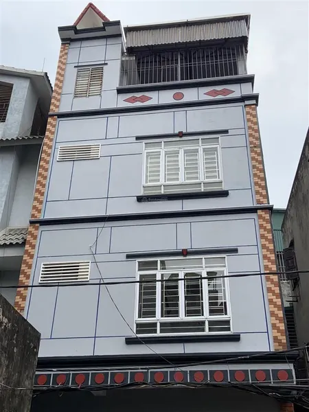 Cho thuê nhà riêng 04 tầng, 03 pn, nội thất cơ bản 02 mặt ngõ, ô tô vào cách nhà 5m cho gia đình