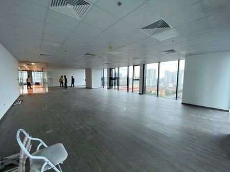 Cho thuê văn phòng phố Nguyễn Chí Thanh, Q.Ba Đình 60m2, 100m2, 350m2, 700m2, giá 120 nghìn/m2/th