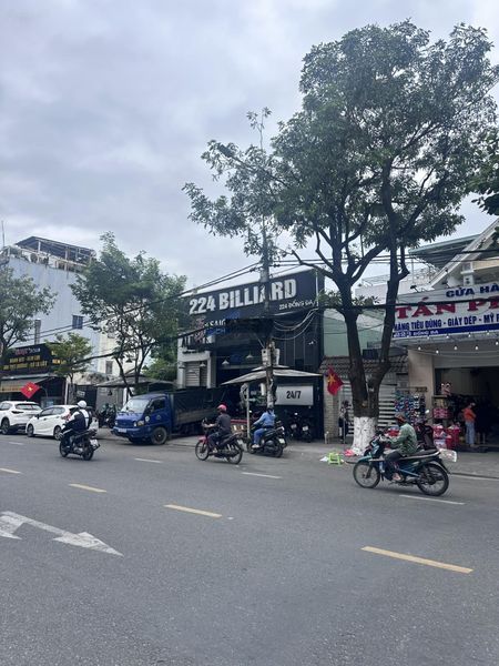 Cho thuê nhà mặt tiền đống đa (ngang 10m)