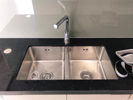 Cho thuê 9triệu/tháng full nội thất, tặng phí quản lí, view công viên 2 hecta, nhà mới ở ngay