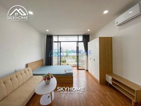 Phòng ban công 30m2, Full NT ngay chợ Tân Quy gần cầu Kênh Tẻ giá tốt