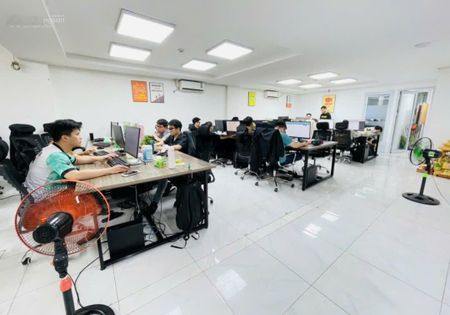 Cho thuê văn phòng, spa, vẽ: 30m 5tr; 40m 8tr; 50m 10tr; 90m 16tr; 150m 30tr. Phố Lê Đại Hành