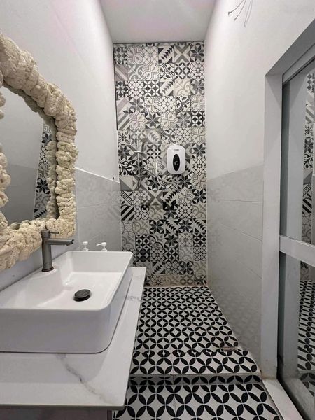 Cho thuê nhà trệt 3 lầu có 7 phòng ngủ toalet riêng - full nội thất - gần bến ninh kiều